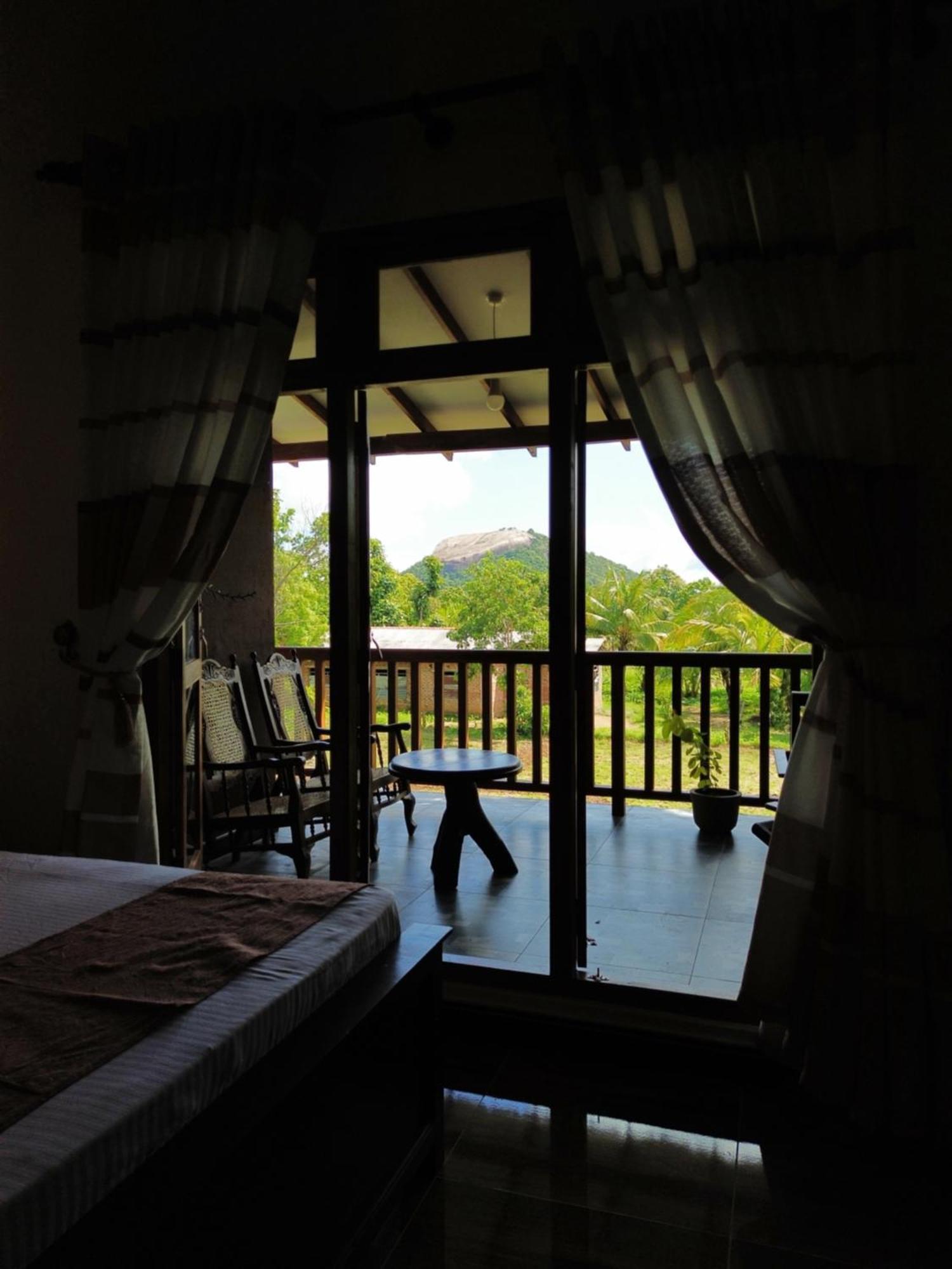 Sigiri Dilu Villa Sigiriya Exterior photo