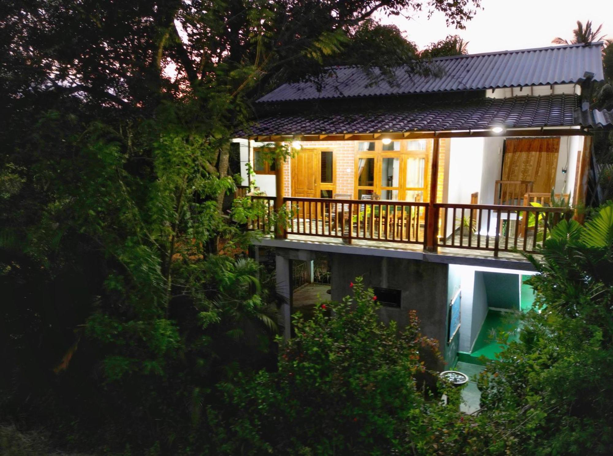 Sigiri Dilu Villa Sigiriya Exterior photo